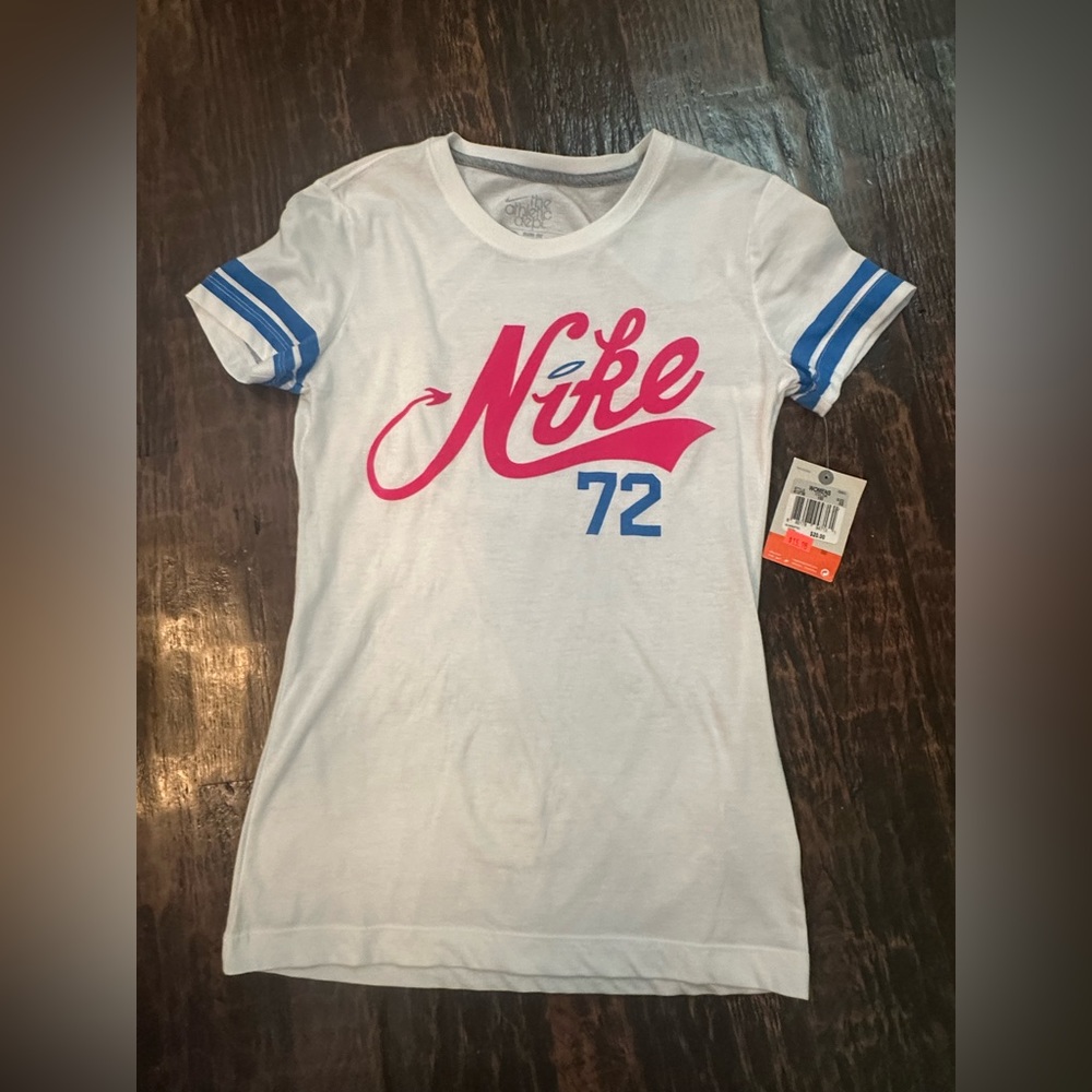NWT*XS Nike T-Shirt